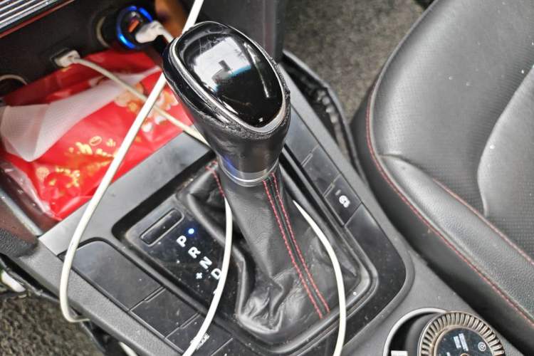 Used Hyundai Elantra (6th Generation / Lingdong) 2019 1.4T Dual-Clutch Xuan Dong · Dynamic Model Gear Lever
