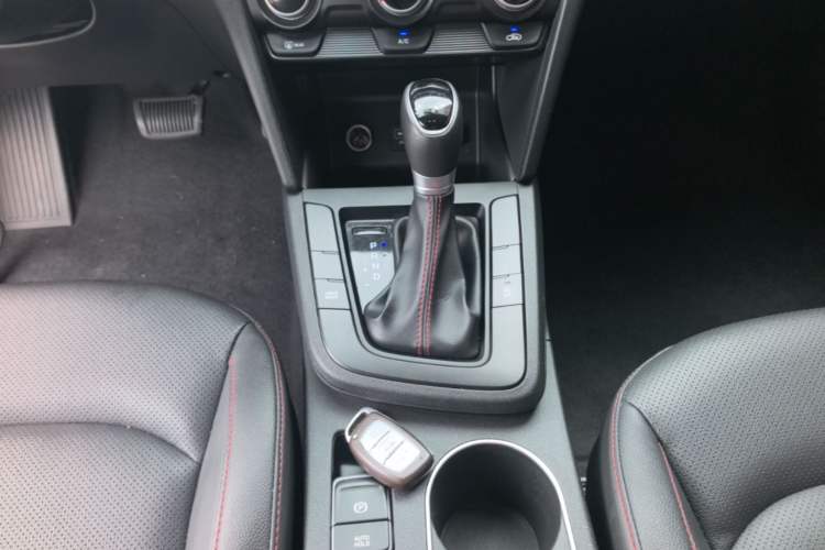 Used Hyundai Elantra (6th Generation / Lingdong) 2019 1.4T Dual-Clutch Xuan Dong · Dynamic Model Gear Lever
