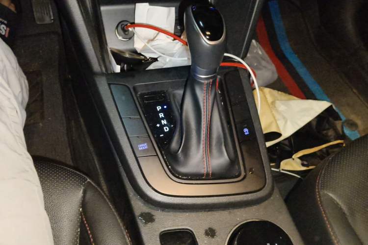 Used Hyundai Elantra (6th Generation / Lingdong) 2019 1.4T Dual-Clutch Xuan Dong · Dynamic Model Gear Lever