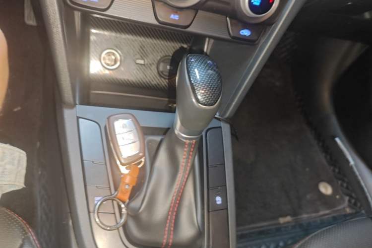 Used Hyundai Elantra (6th Generation / Lingdong) 2019 1.4T Dual-Clutch Xuan Dong · Dynamic Model Gear Lever
