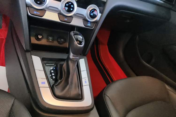 Used Hyundai Elantra (6th Generation / Lingdong) 2019 1.5L CVT ZhiXuan – Elite Version Gear Lever