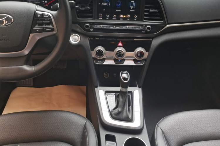 Used Hyundai Elantra (6th Generation / Lingdong) 2019 1.5L CVT ZhiXuan – Elite Version Gear Lever