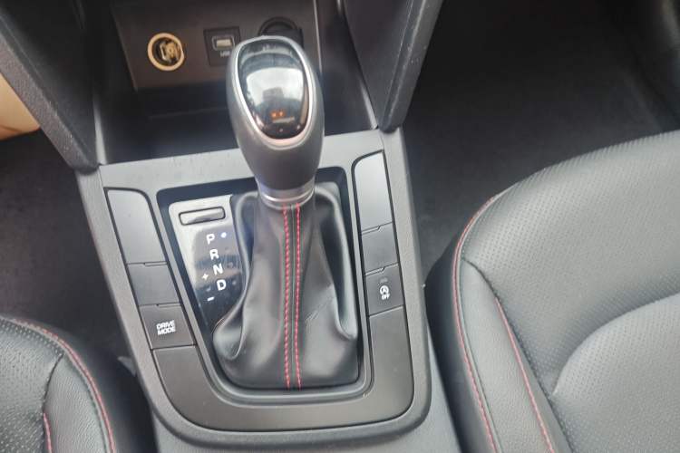 Used Hyundai Elantra (6th Generation / Lingdong) 2019 1.4T Dual-Clutch Xuan Dong · Dynamic Model Gear Lever