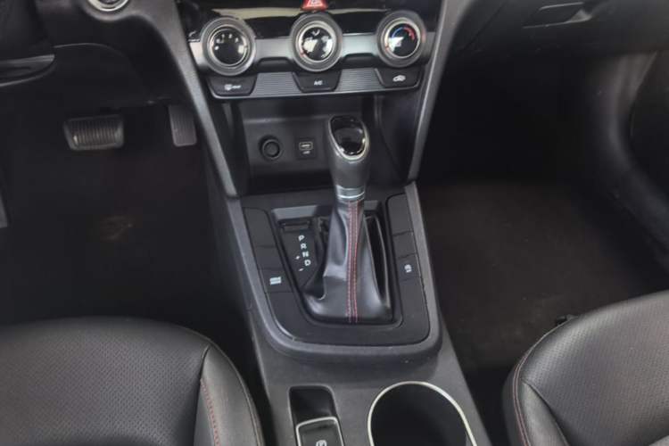 Used Hyundai Elantra (6th Generation / Lingdong) 2019 1.4T Dual-Clutch Xuan Dong · Dynamic Model Gear Lever