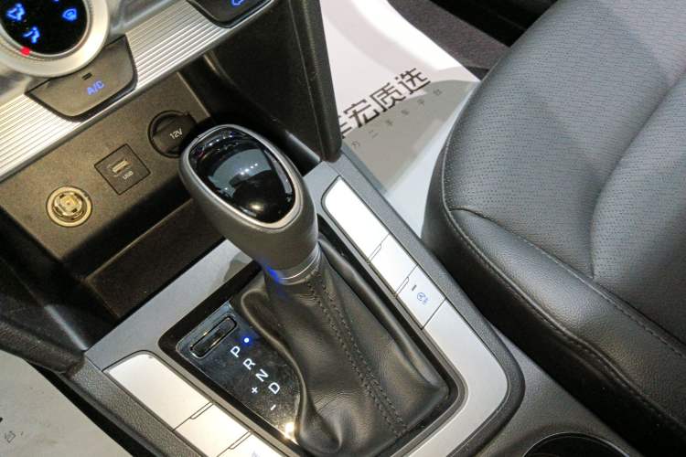 Used Hyundai Elantra (6th Generation / Lingdong) 2019 1.5L CVT ZhiXuan – Elite Version Gear Lever