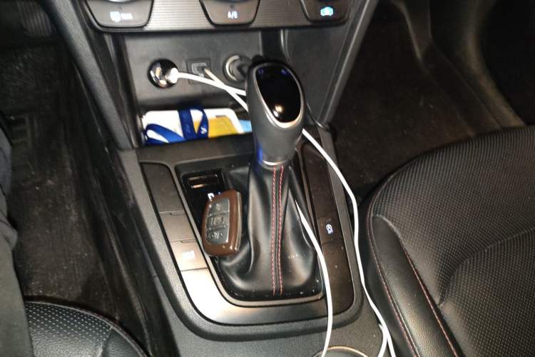 Used Hyundai Elantra (6th Generation / Lingdong) 2019 1.4T Dual-Clutch Xuan Dong · Dynamic Model Gear Lever