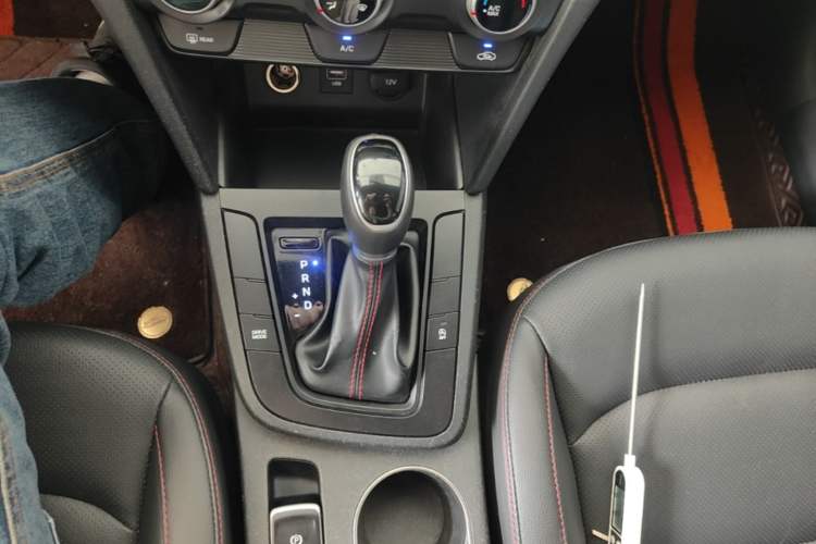 Used Hyundai Elantra (6th Generation / Lingdong) 2019 1.4T Dual-Clutch Xuan Dong · Dynamic Model Gear Lever