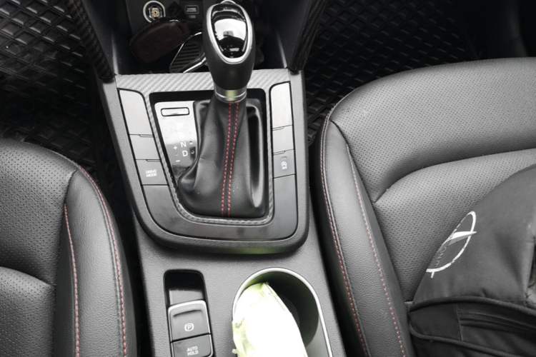 Used Hyundai Elantra (6th Generation / Lingdong) 2019 1.4T Dual-Clutch Xuan Dong · Dynamic Model Gear Lever