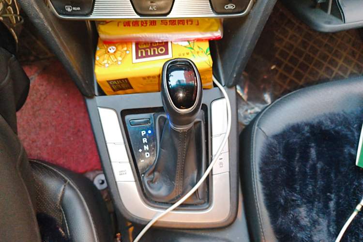 Used Hyundai Elantra (6th Generation / Lingdong) 2019 1.5L CVT ZhiXuan – Elite Version Gear Lever