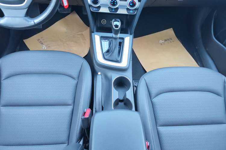 Used Hyundai Elantra (6th Generation / Lingdong) 2019 1.5L CVT ZhiXuan – Elite Version Gear Lever