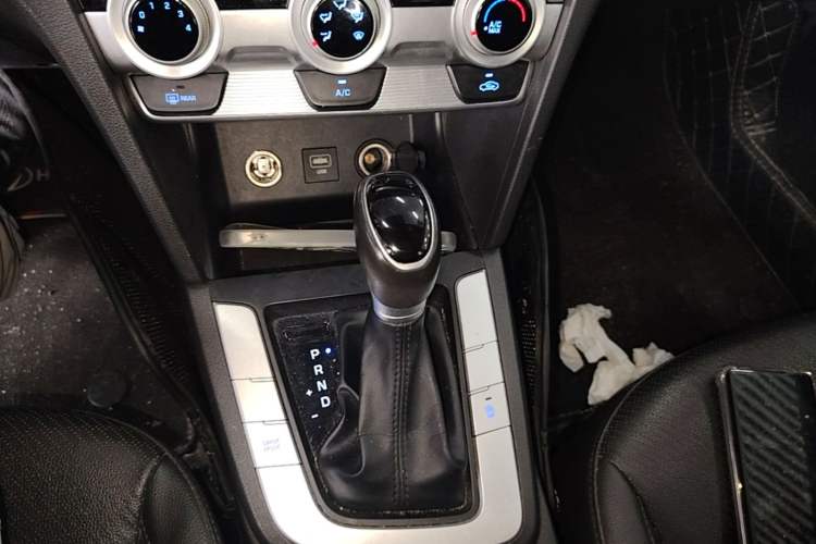 Used Hyundai Elantra (6th Generation / Lingdong) 2019 1.5L CVT ZhiXuan – Elite Version Gear Lever