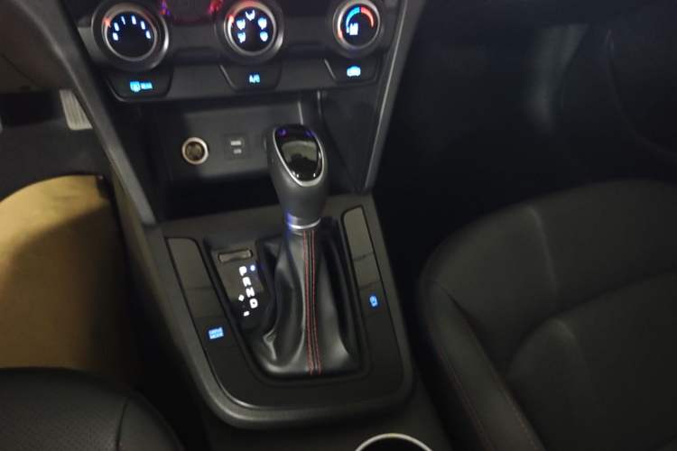 Used Hyundai Elantra (6th Generation / Lingdong) 2019 1.4T Dual-Clutch Xuan Dong · Dynamic Model Gear Lever