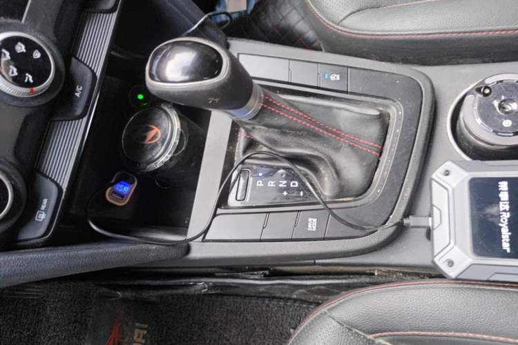 Used Hyundai Elantra (6th Generation / Lingdong) 2019 1.4T Dual-Clutch Xuan Dong · Dynamic Model Gear Lever
