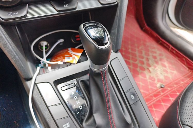 Used Hyundai Elantra (6th Generation / Lingdong) 2019 1.4T Dual-Clutch Xuan Dong · Dynamic Model Gear Lever