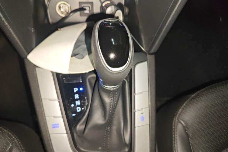 Used Hyundai Elantra (6th Generation / Lingdong) 2019 1.5L CVT ZhiXuan – Elite Version Gear Lever