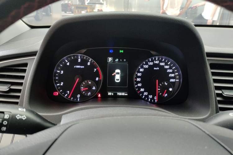 Used Hyundai Elantra (6th Generation / Lingdong)  Instrument Cluster