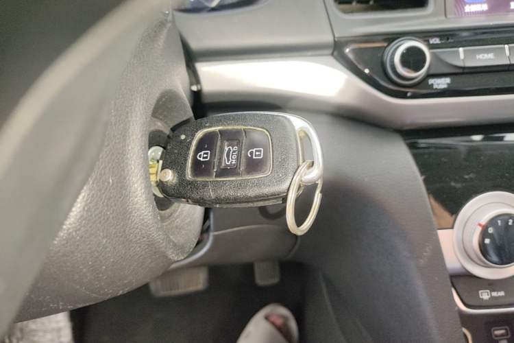 Used Hyundai Elantra (6th Generation / Lingdong) 2019 1.5L CVT ZhiXuan – Elite Version Interior 1
