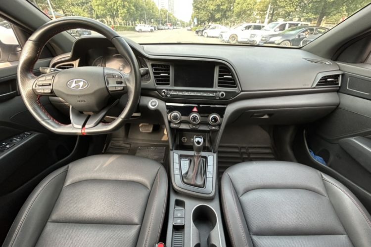 Used Hyundai Elantra (6th Generation / Lingdong) 2019 1.4T Dual-Clutch Xuan Dong · Dynamic Model Interior 1
