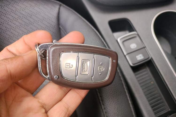 Used Hyundai Elantra (6th Generation / Lingdong) 2019 1.5L CVT ZhiXuan – Elite Version Interior 1