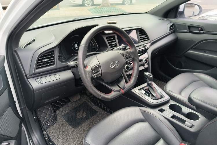 Used Hyundai Elantra (6th Generation / Lingdong) 2019 1.4T Dual-Clutch Xuan Dong · Dynamic Model Interior 1