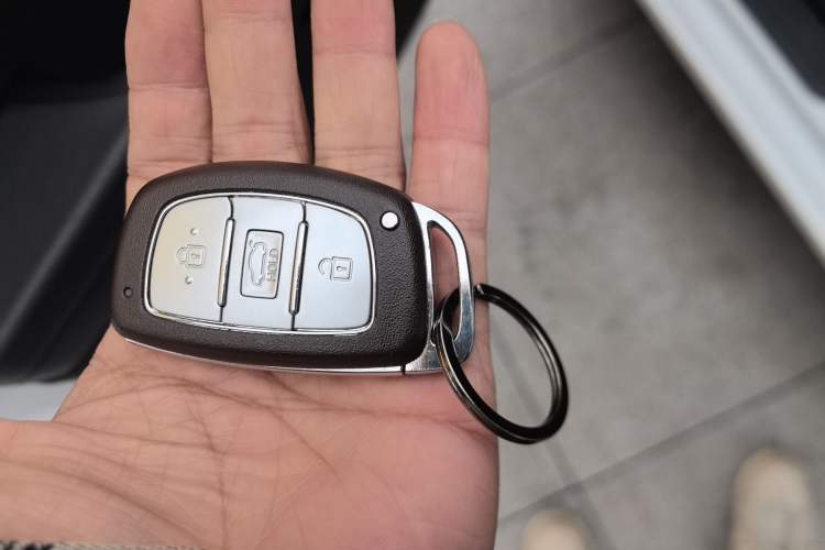 Used Hyundai Elantra (6th Generation / Lingdong) 2019 1.5L CVT ZhiXuan – Elite Version Interior 1