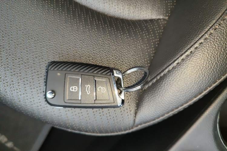 Used Hyundai Elantra (6th Generation / Lingdong) 2019 1.5L CVT ZhiXuan – Elite Version Interior 1