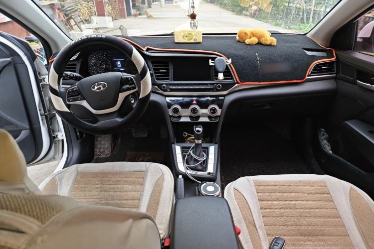 Used Hyundai Elantra (6th Generation / Lingdong) 2019 1.5L CVT ZhiXuan – Elite Version Interior 2