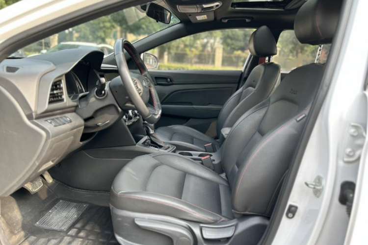 Used Hyundai Elantra (6th Generation / Lingdong) 2019 1.4T Dual-Clutch Xuan Dong · Dynamic Model Interior 2