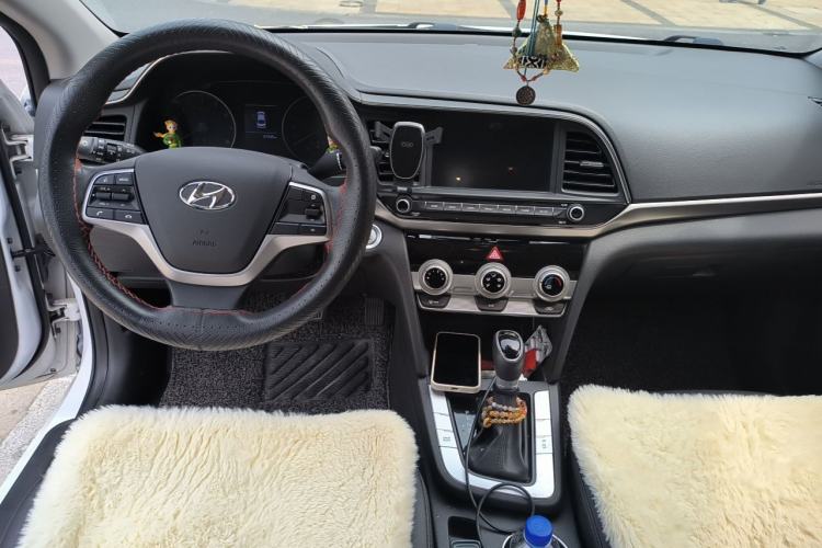 Used Hyundai Elantra (6th Generation / Lingdong) 2019 1.5L CVT ZhiXuan – Elite Version Interior 2