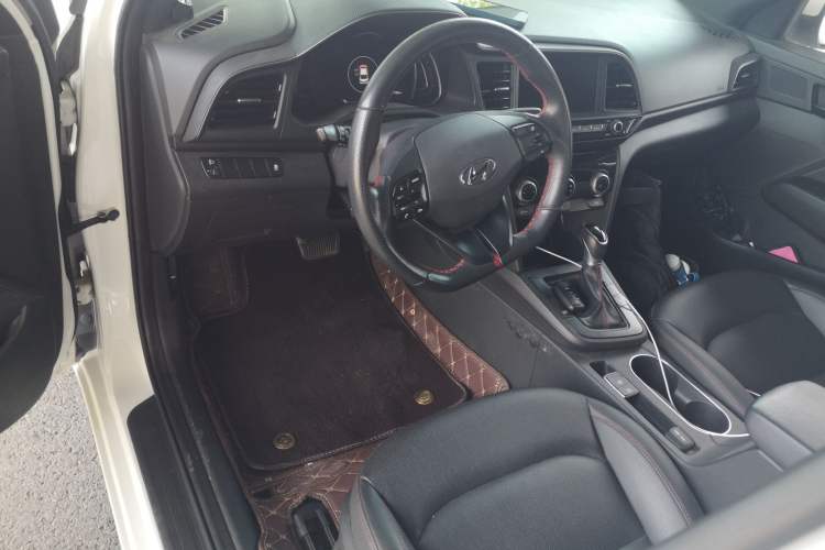 Used Hyundai Elantra (6th Generation / Lingdong) 2019 1.4T Dual-Clutch Xuan Dong · Dynamic Model Interior 2