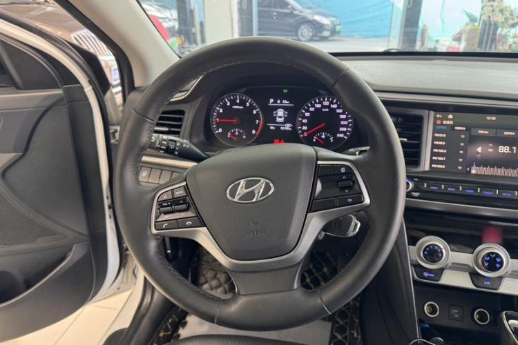 Used Hyundai Elantra (6th Generation / Lingdong) 2019 1.5L CVT ZhiXuan – Elite Version Interior 2