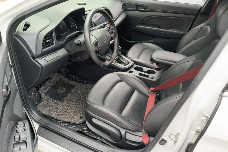 Used Hyundai Elantra (6th Generation / Lingdong) 2019 1.4T Dual-Clutch Xuan Dong · Dynamic Model Interior 2