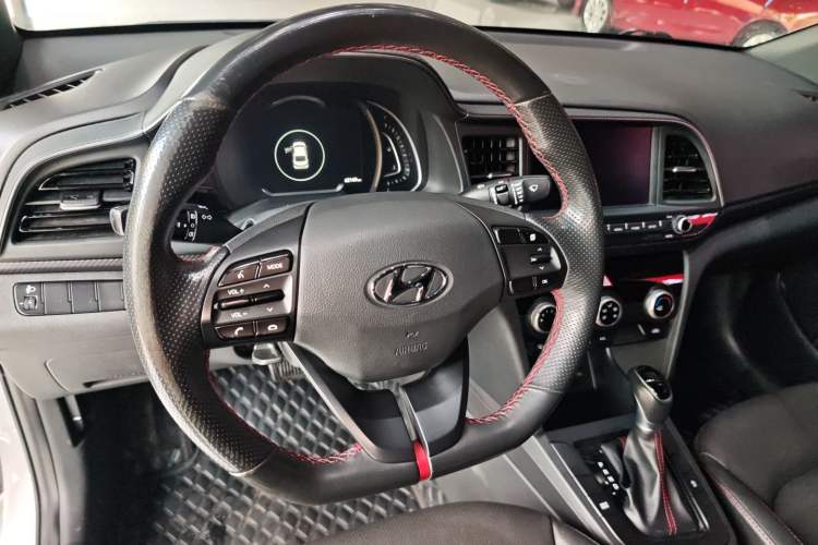 Used Hyundai Elantra (6th Generation / Lingdong) 2019 1.4T Dual-Clutch Xuan Dong · Dynamic Model Interior 2