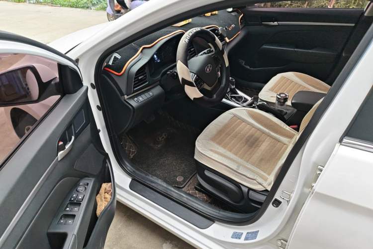 Used Hyundai Elantra (6th Generation / Lingdong) 2019 1.5L CVT ZhiXuan – Elite Version Interior 3