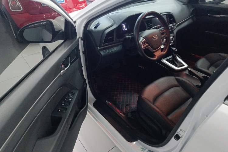 Used Hyundai Elantra (6th Generation / Lingdong) 2019 1.5L CVT ZhiXuan – Elite Version Interior 3