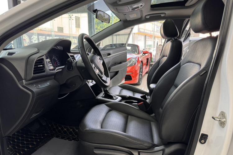 Used Hyundai Elantra (6th Generation / Lingdong) 2019 1.5L CVT ZhiXuan – Elite Version Interior 3