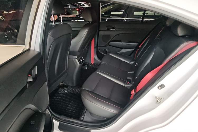 Used Hyundai Elantra (6th Generation / Lingdong) 2019 1.4T Dual-Clutch Xuan Dong · Dynamic Model Interior 3