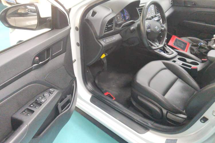 Used Hyundai Elantra (6th Generation / Lingdong) 2019 1.4T Dual-Clutch Xuan Dong · Dynamic Model Interior 3