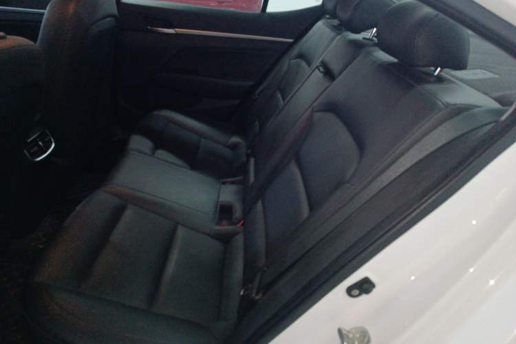 Used Hyundai Elantra (6th Generation / Lingdong) 2019 1.5L CVT ZhiXuan – Elite Version Interior 4