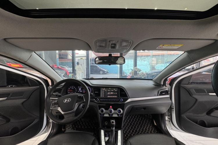Used Hyundai Elantra (6th Generation / Lingdong) 2019 1.5L CVT ZhiXuan – Elite Version Interior 4
