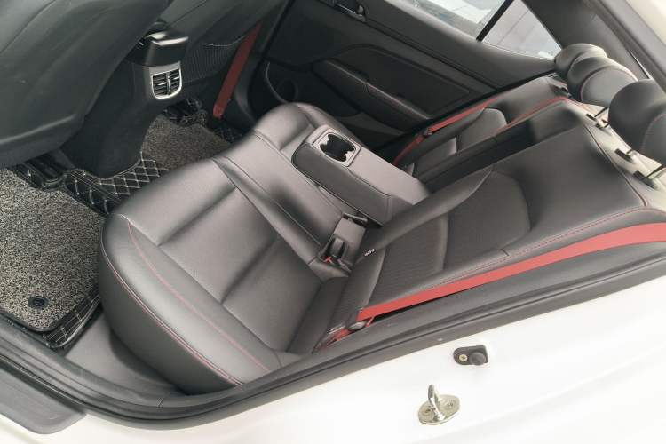 Used Hyundai Elantra (6th Generation / Lingdong) 2019 1.4T Dual-Clutch Xuan Dong · Dynamic Model Interior 4