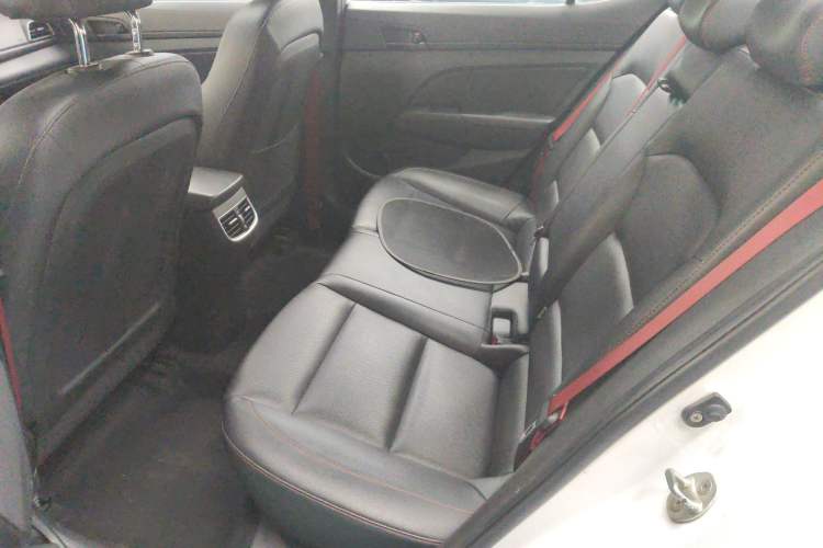 Used Hyundai Elantra (6th Generation / Lingdong) 2019 1.4T Dual-Clutch Xuan Dong · Dynamic Model Interior 4