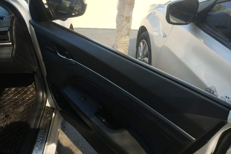 Used Hyundai Elantra (6th Generation / Lingdong) 2019 1.5L CVT ZhiXuan – Elite Version Interior 5