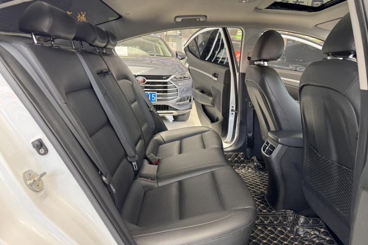 Used Hyundai Elantra (6th Generation / Lingdong) 2019 1.5L CVT ZhiXuan – Elite Version Interior 9