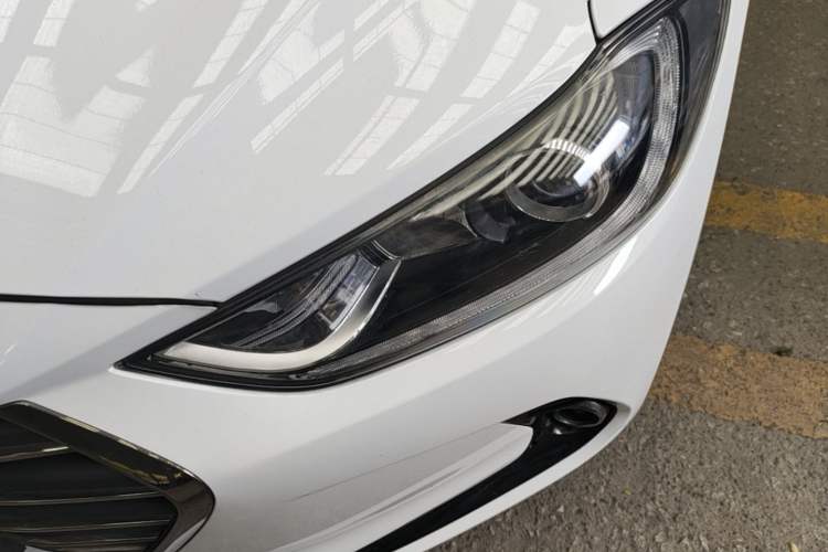 Used Hyundai Elantra (6th Generation / Lingdong)  Left Front Headlight