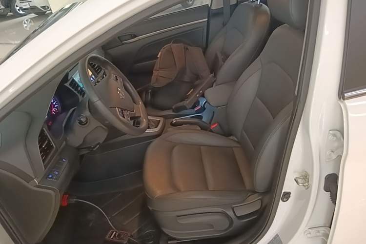 Used Hyundai Elantra (6th Generation / Lingdong) 2019 1.5L CVT ZhiXuan – Elite Version Left Front Seat