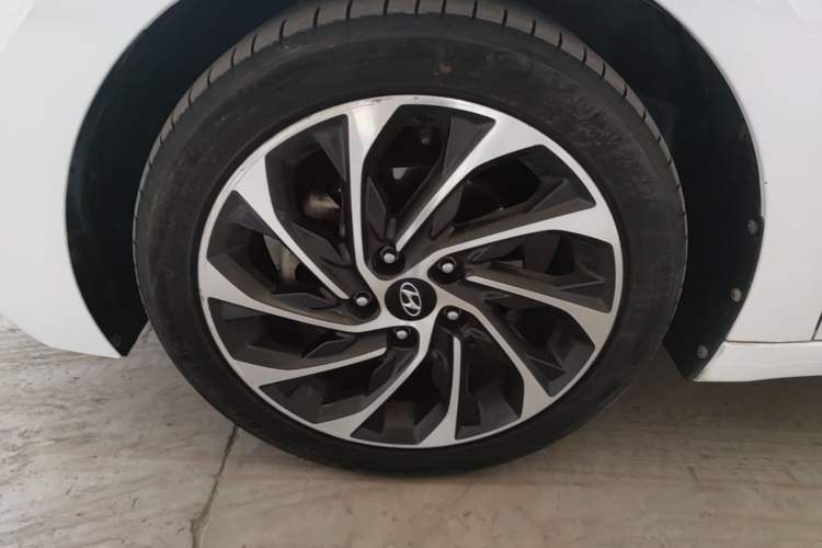 Used Hyundai Elantra (6th Generation / Lingdong) 2019 1.5L CVT ZhiXuan – Elite Version Left Front Wheel Hub