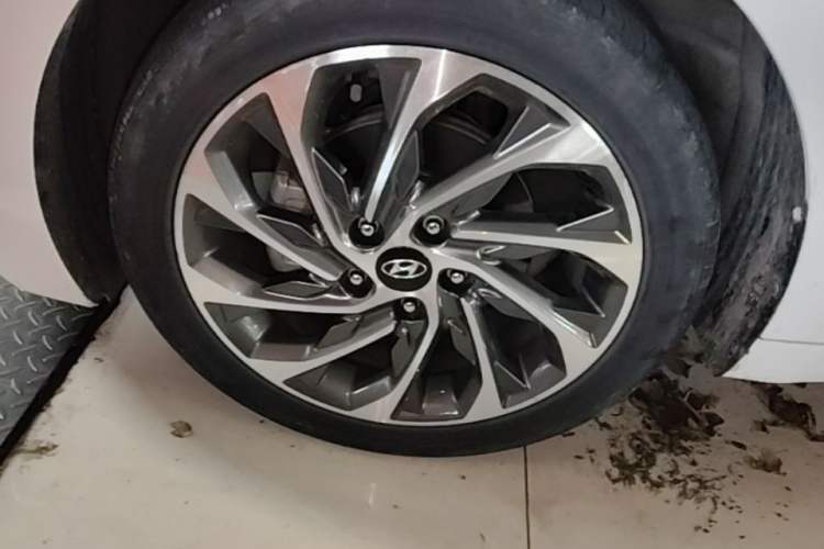 Used Hyundai Elantra (6th Generation / Lingdong) 2019 1.5L CVT ZhiXuan – Elite Version Left Front Wheel Hub
