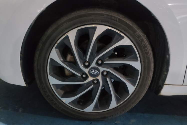 Used Hyundai Elantra (6th Generation / Lingdong) 2019 1.5L CVT ZhiXuan – Elite Version Left Front Wheel Hub
