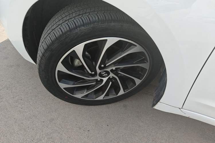 Used Hyundai Elantra (6th Generation / Lingdong) 2019 1.5L CVT ZhiXuan – Elite Version Left Front Wheel Hub